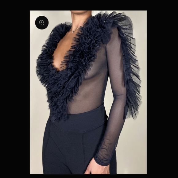 GRACIA Ruffle Bodysuit - Picture 2 of 3